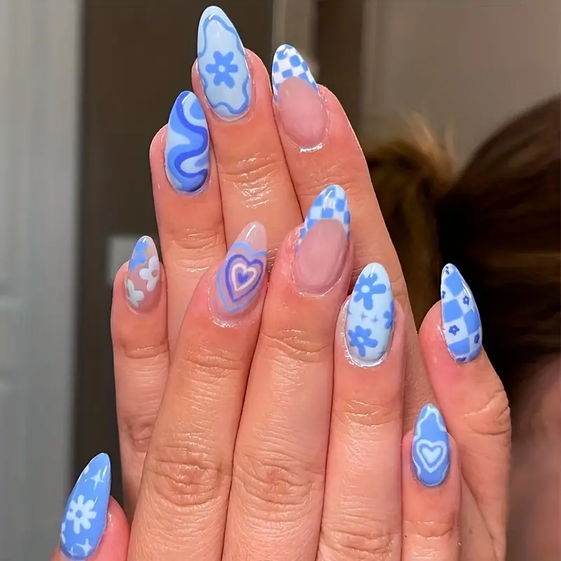 Funky Blues Nails